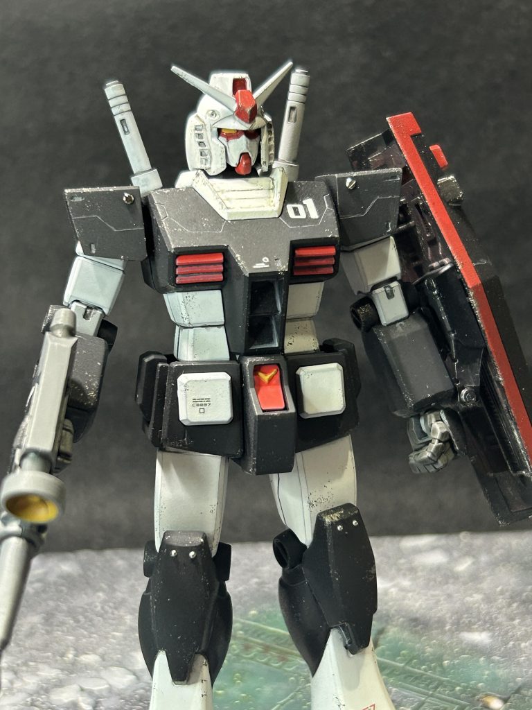 改造はスジボリ追加、肩と膝にメタルパーツ追加、手をビルドハンズに変更しました。