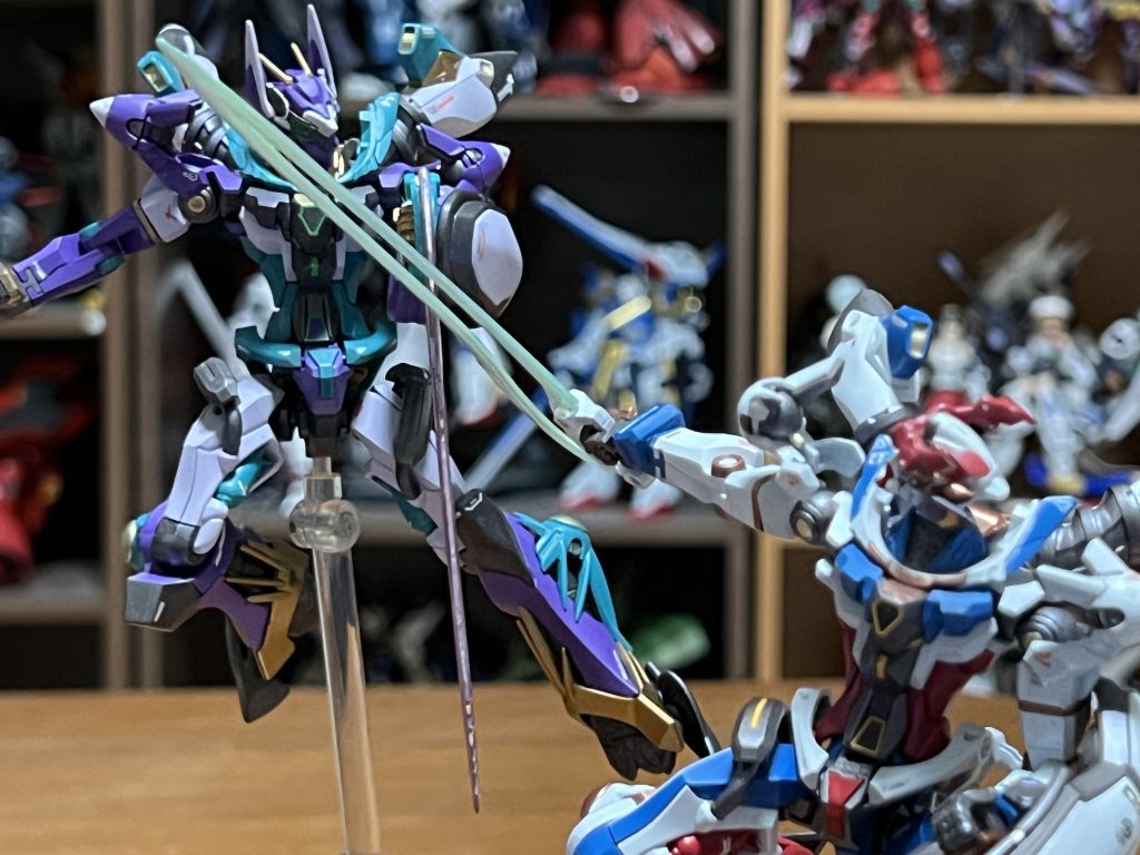 制作工程ではないですが、前作のジフレドさんとバトルシーン併せ。前作は下リンクから。キットもコンパチと思いきや細かい部分で違ってて驚きましたこう言うふうに写真撮れると作った甲斐があったなと感慨深いですね。