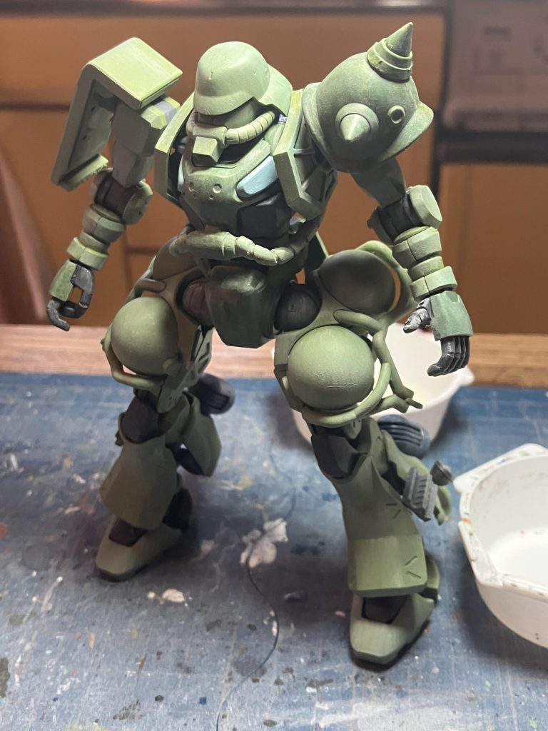 こちらが平筆でウェザリングペイントを拭った後になります全体的に薄っすらと汚れと経年した感じが分かるでしょうか？