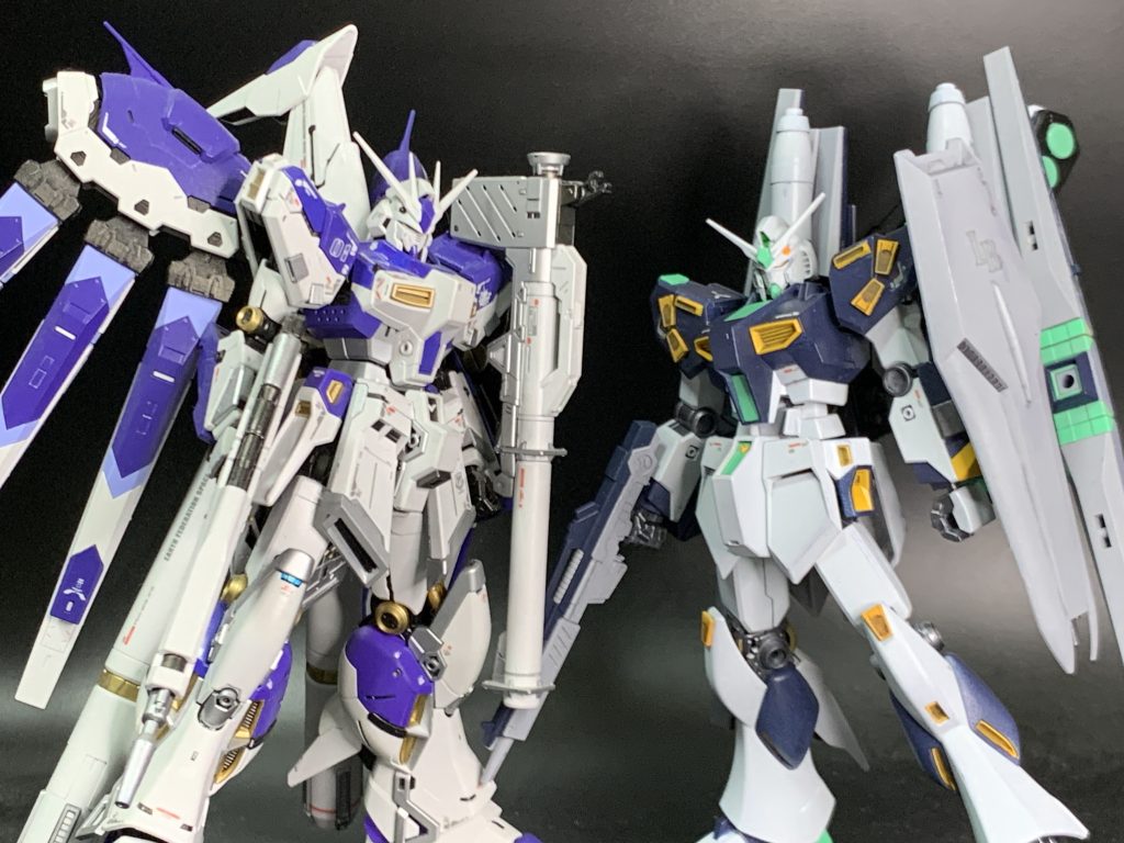 以前投稿したRGHi-νと記号は似てるのにパーツ単位だと全然違うのが面白い