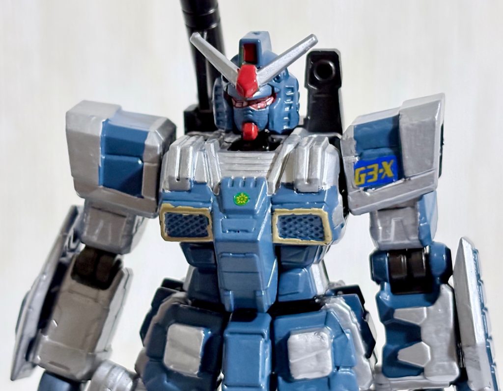 バストアップ。シールは食玩G3-Xのモノをそのまま使った。桜田門のマークが連邦軍ではなく、警視庁の所属である事が一目でわかるようになっている。