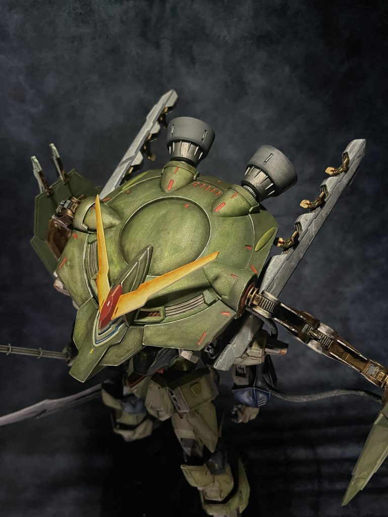 ジオンのMAの様なフォルムがたまらないですね!