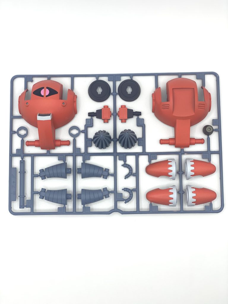 エアブラシでマスキングしながら作成しましたが地獄でした。ランナーからパーツ外れたら終わりなので精神的苦痛が半端ないです。