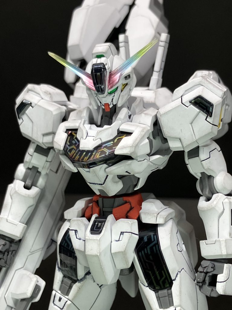 ケースに入れても多少はガタ出るので塗装が剥げる？と想定して基本成形色仕上げで行こうと。積んでるなかから塗らなくても見た目が良いやつという想定でこの子の出番です