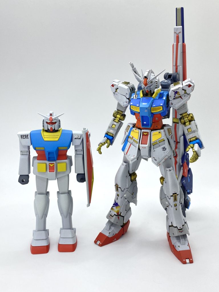 全く同じカラーのνガンダムと。