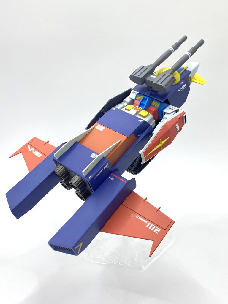 素体の良さを活かすためモールド追加などの処置は最小。そのかわり各部にかなり補強を入れたり、ジョイント作成したりと、作りやすさと耐久性を確保する改造を行っています。