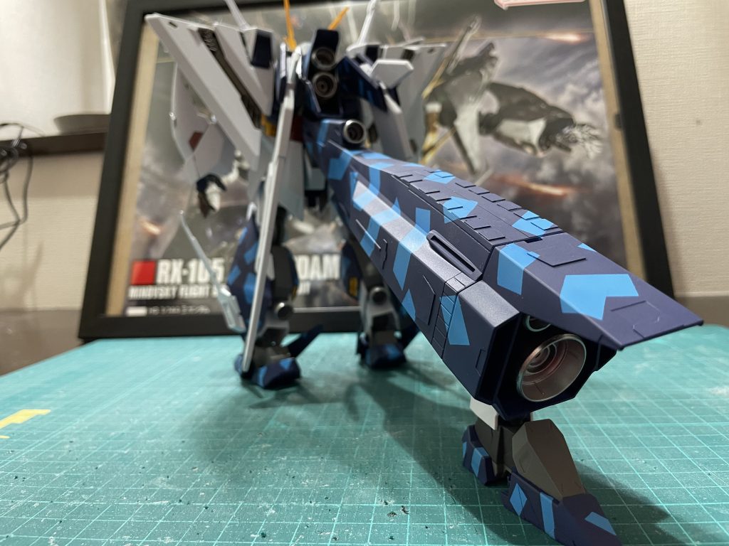 ミサイルコンテナはハイゼンスレイのブースターにクスィーの足を付けて作りました。