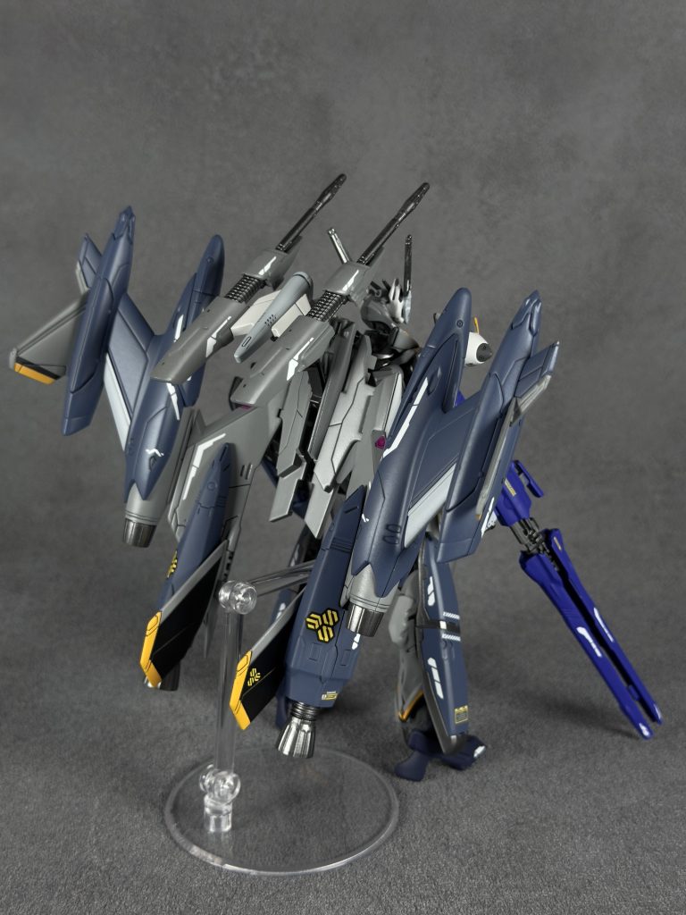 ちなみに今回かなりズボラな工作してまして、各部品の固定はなんと木工用ボンドです…🍼笑いやでもこれ、速乾性ならそこそこ乾くの早いし透明になって弾性あるから強度もあって、はみ出しも拭き取れるし、何気に工作後の補強としてよく使ってるんですよね🙄💦良い子はマネしないように！笑