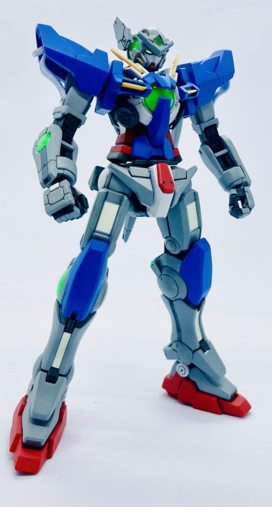 透明パーツの内側には蛍光塗料を、そして今回のハイライト‼️100均蓄光テープを太もも、すね、腕などに貼りUVライトを当てると‥。