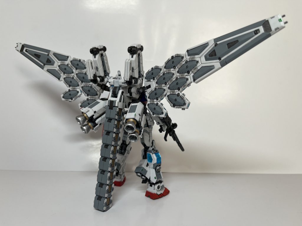 裏側もマスキング無しの筆塗りで