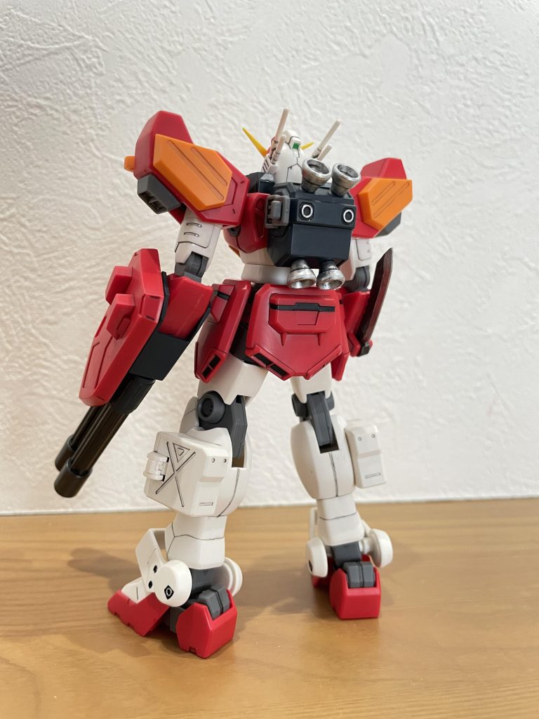 後ろからバーニア増えてたりスラスター増えてたりしてます