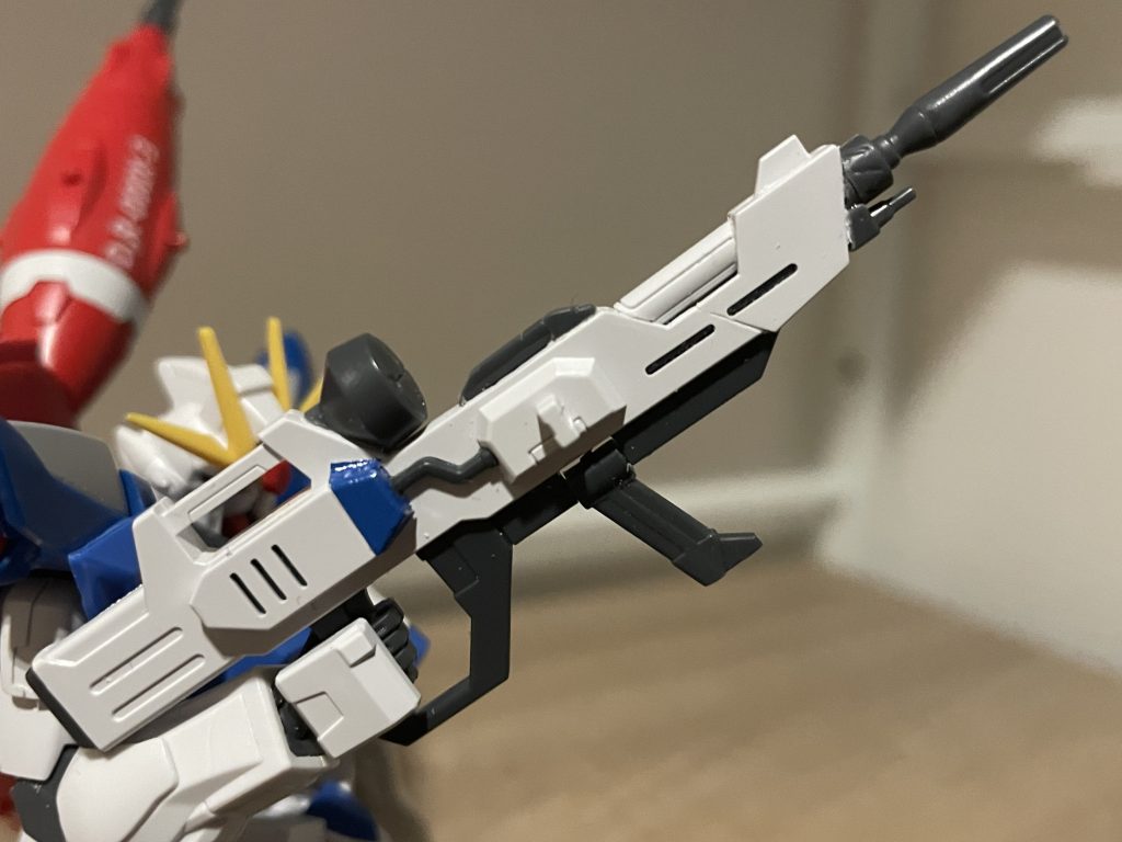 ビームライフルもミキシングで作成しましたがちょっと粗が目立つ仕上がりになってしまいました…