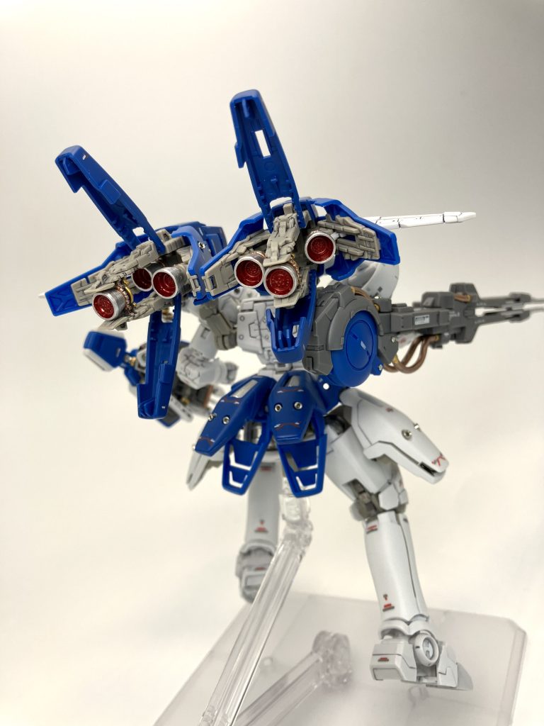 背面のブースター2機は豪快に展開可能🉑