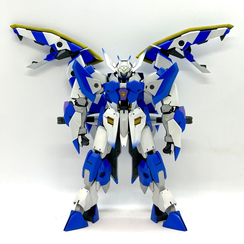 いかがでしょう🤔？息子には「ん〜・・・ 単調過ぎ。のっぺりしてない？」とダメ出しをくらいました😢でもコレ、白＆グレーで4色使ってるんですよ。ただグラデーションを入れてないので確かにのっぺりしてますね😩 今さら塗り直せないのでアップしておきます。