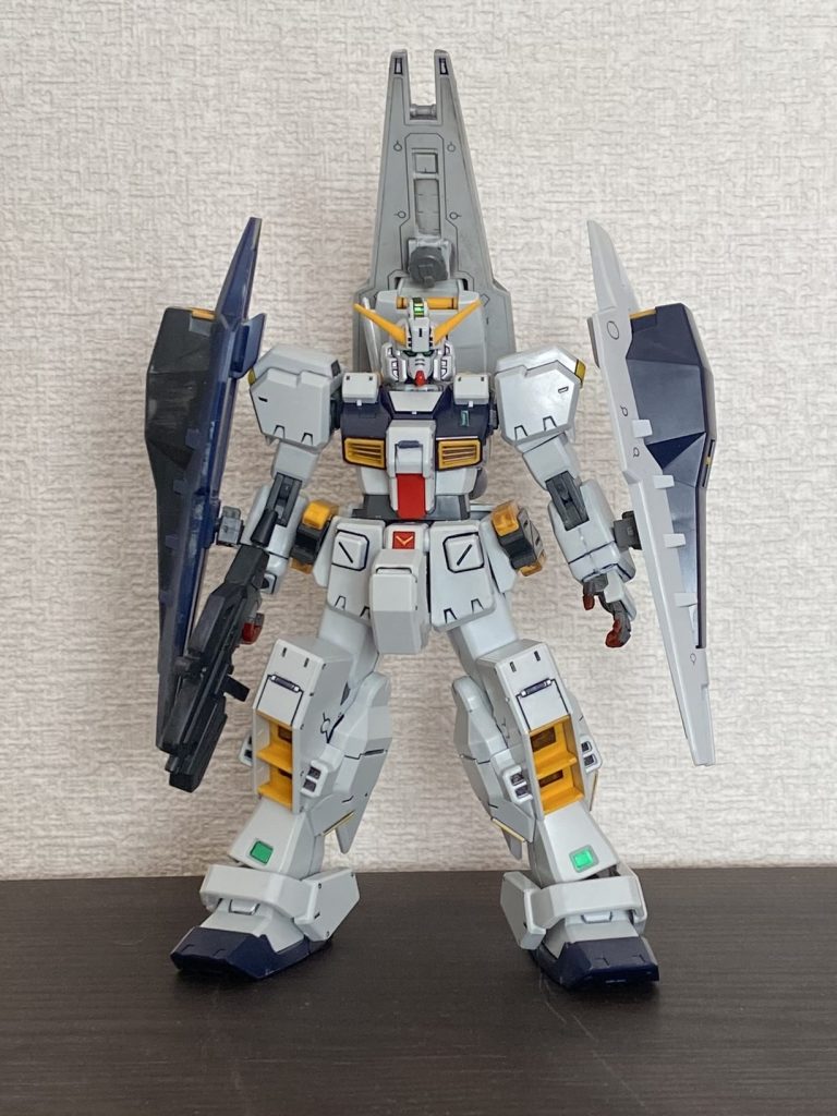 デカール前。指先のマニキュアはガンダムマーカーで直塗りしてます…w