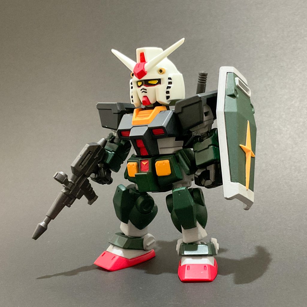 カラーリングは HOW TO BUILD GUNDAM 2(電子版持ってます)に掲載の小田雅弘氏の作例を参考にリアルタイプカラーっぽく仕上げています。銀ハゲチョロはこのキットには合わないかなぁと思ったので施していません。