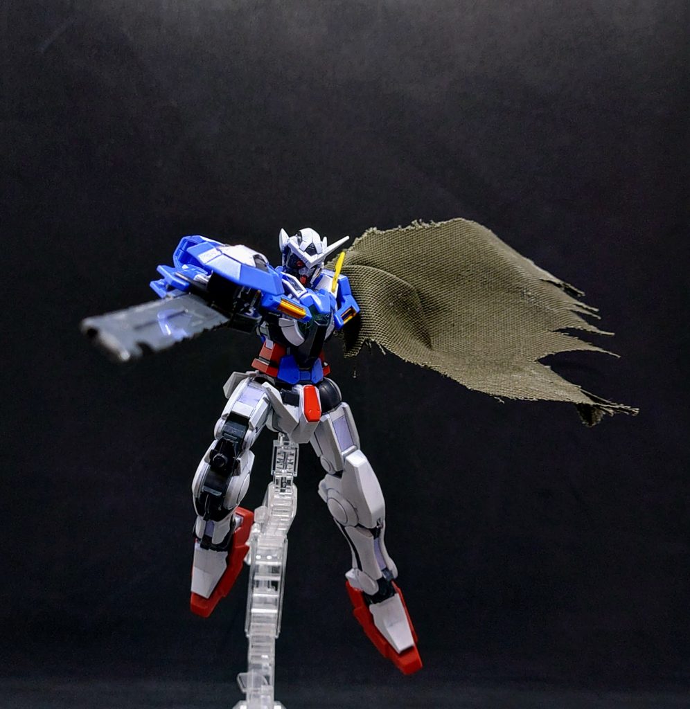 GNソードを構えて1枚刃こぼれと損傷具合が印象的でしたね...