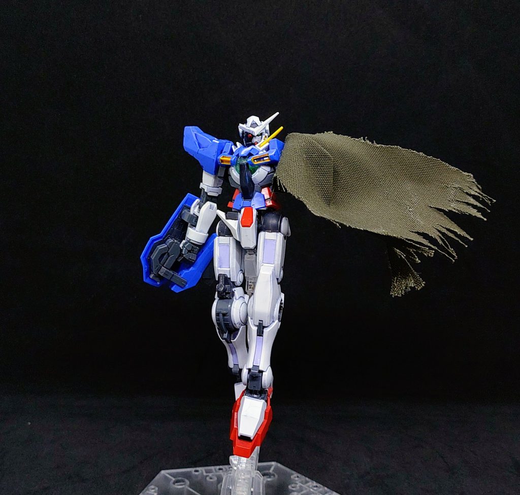 ベタだけど半壊したメカはカッコ良いんですわ...