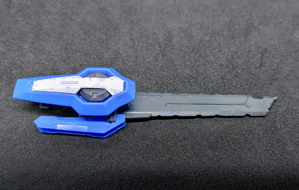 バックラー部分もちょっとだけ傷入れ