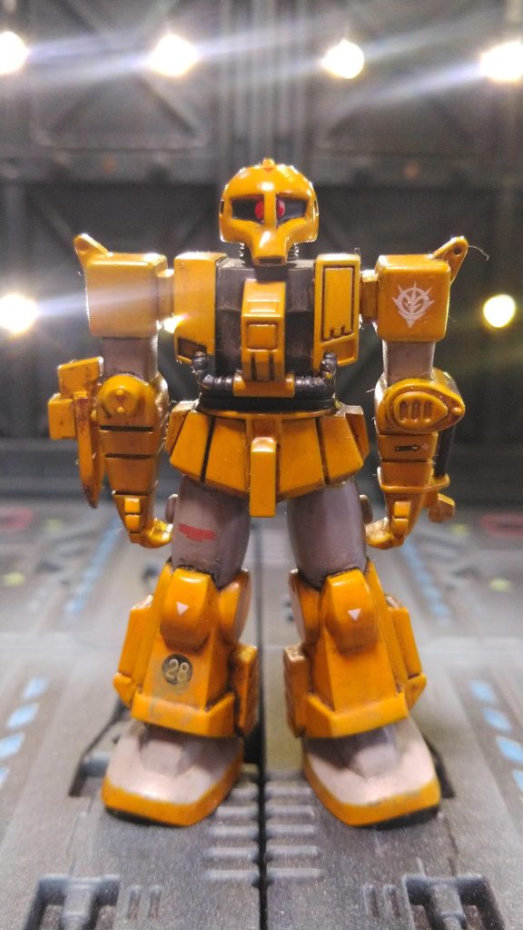 すみ入れとデカールは少しやりました。