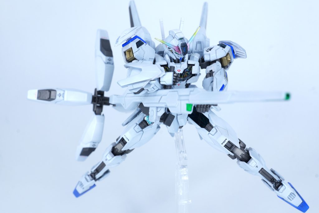 箱絵のようにライフルを両手持ちこのポーズめちゃくちゃ難しくなかなか納得いく調整ができませんでしたです…