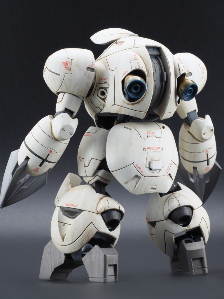 リアビューモンキーロディの頭部装甲を開閉可能な蓋に見立ててヒンジ状の部品を作って固定(潜水時等に閉じるイメージ)