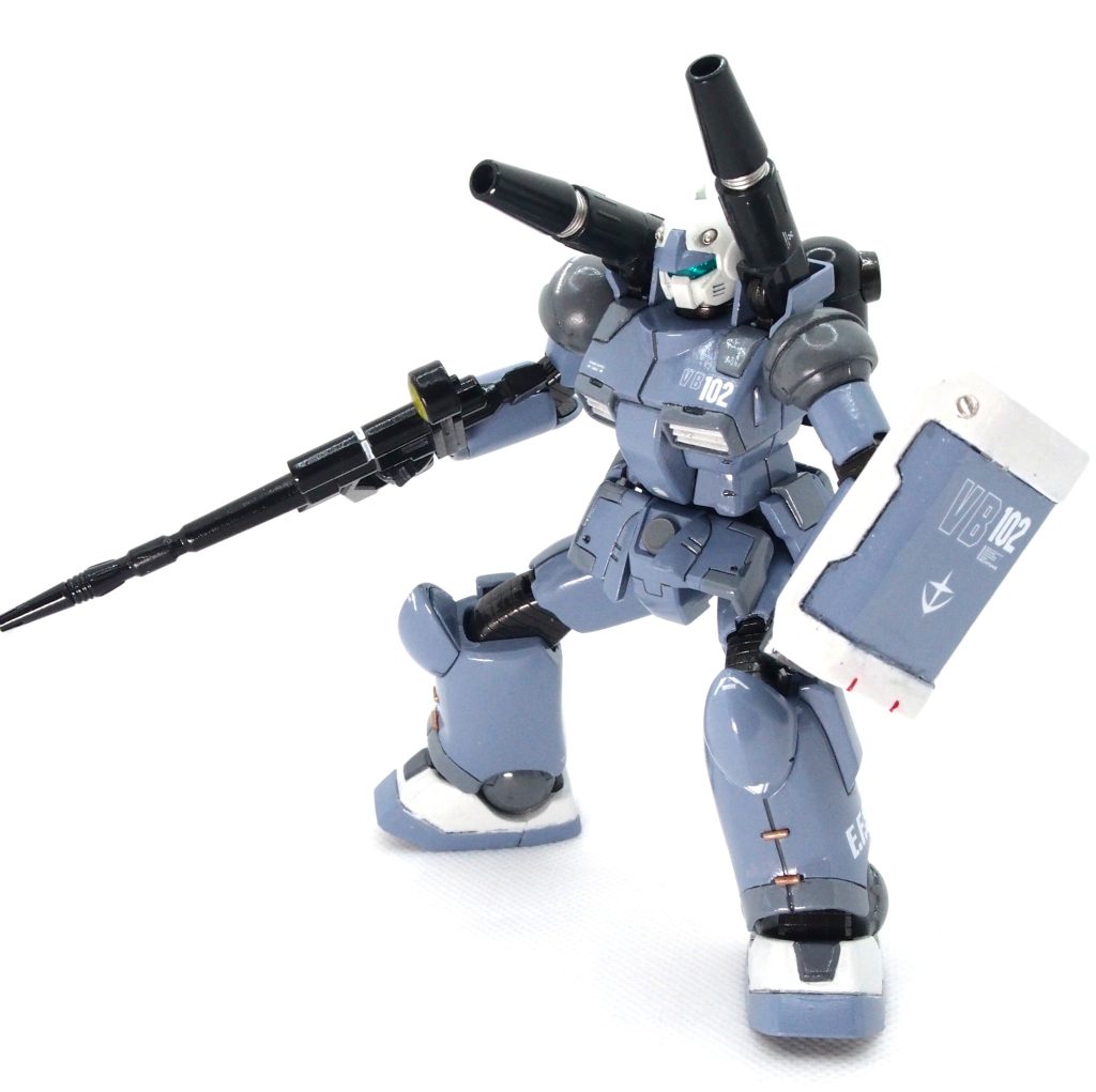 今回は駆け足で作ったので、塗装やスジボリが雑すぎた..でも、キットの可動域が思いのほか多くて、ポージングで遊べて楽しいです☆楽しければOK(gandam-hand1)