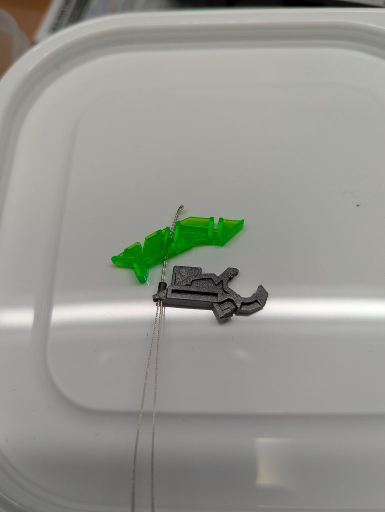 頭部カメラにもLED追加。一個で良いかなと思ったけど、前後分で二個設置。明るすぎましたね…。