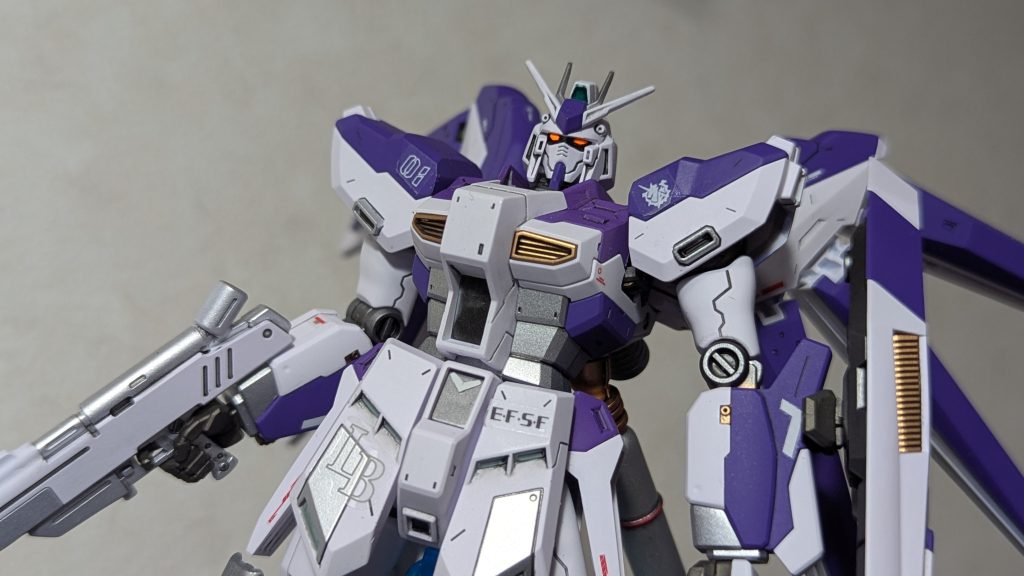 皆様の作例を見ているとメタリックブルーや通常νのカラーパターンもいいなと思いました。また近いうちに作るやもしれません。最後までご覧いただきありがとうございました。