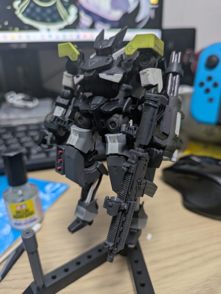 部屋の掃除で出てきたジャンクのフラッグをジャンクパーツだけで改修