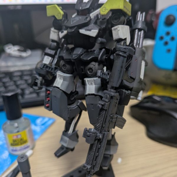 部屋の掃除で出てきたジャンクのフラッグをジャンクパーツだけで改修