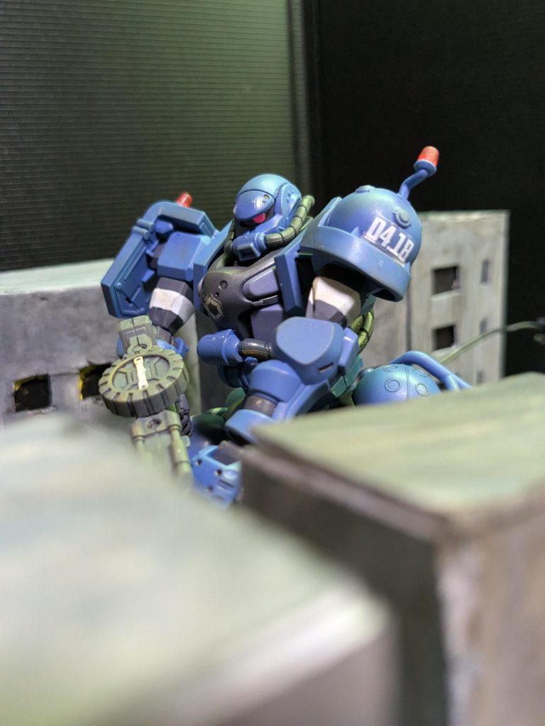 軍警ザク ジオラマ