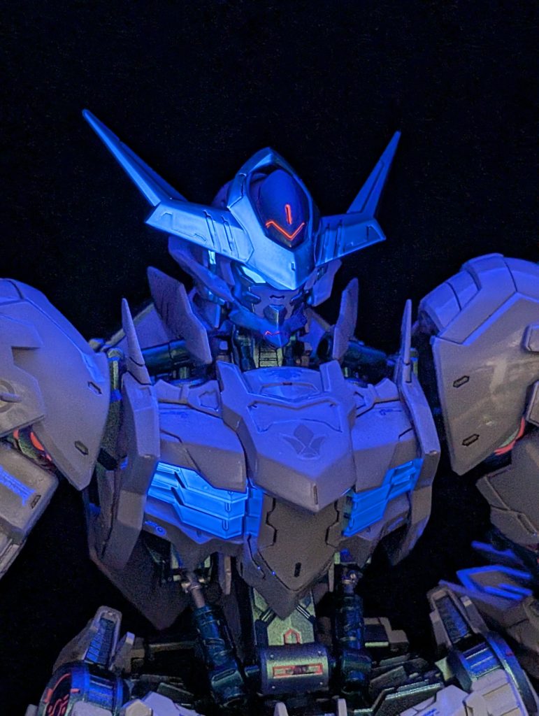 各所で光ります