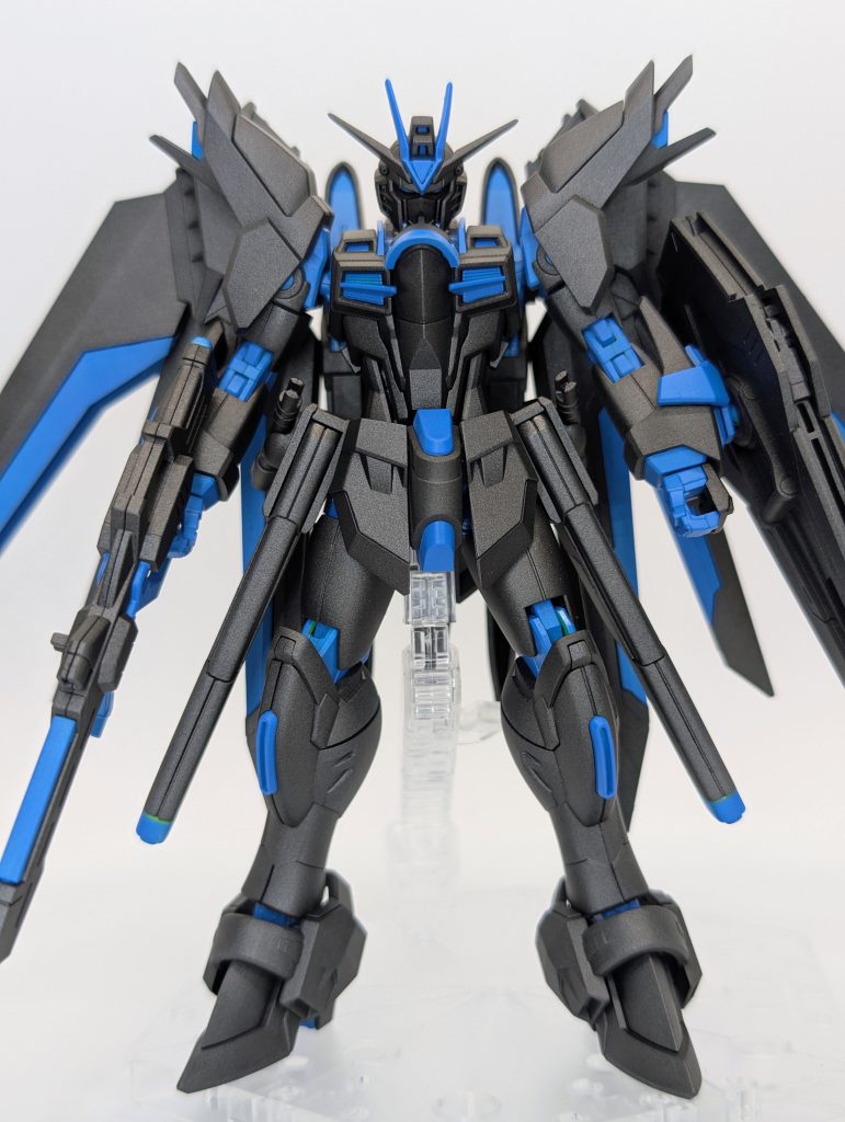 実はSEEDの機体はそこまで思い入れがないのですが、作ってみるとカッコよかったのでちょっと気に入りました。