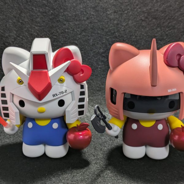 ハローキティ / RX-78-2 ガンダム ＆ シャア専用ザクⅡ