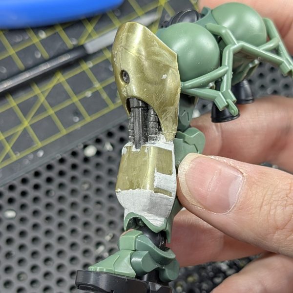 脚部のパテ盛り※動画あり