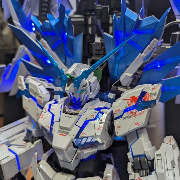 PG ユニコーンガンダム ペルフェクティビリティ ディバイン仕様（LED追加・一部改造）