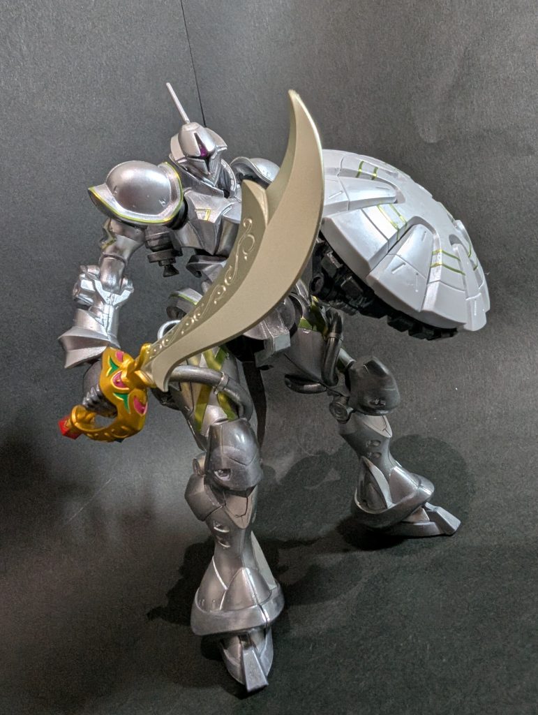 ギャンGQ with 七宝のナイフ