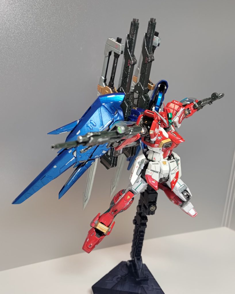 ライフル2丁でディテールがかなり違っていますが、きっとモデルチェンジ前後の物なんでしょう。