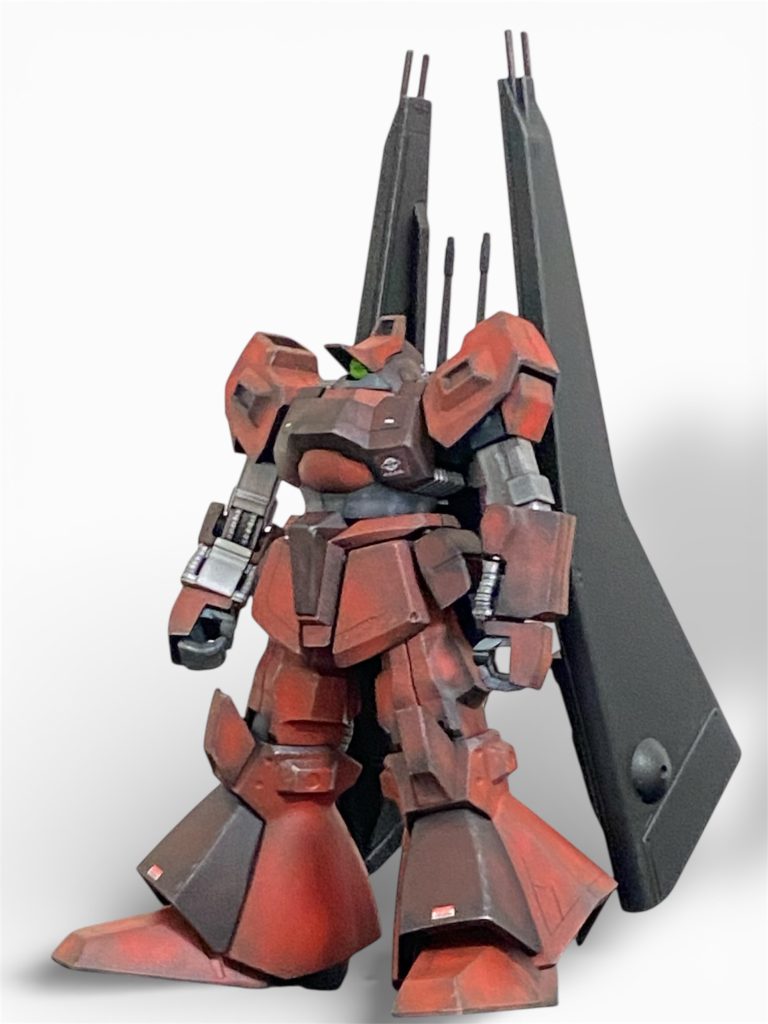 白背景です。ようやくわたしの作風である「陰影強め」が固まりつつある感じです✨スジボリを初めてやってみた覚えがあります🛠️デカールの位置や選択は、今とはまったく違いますねー😅