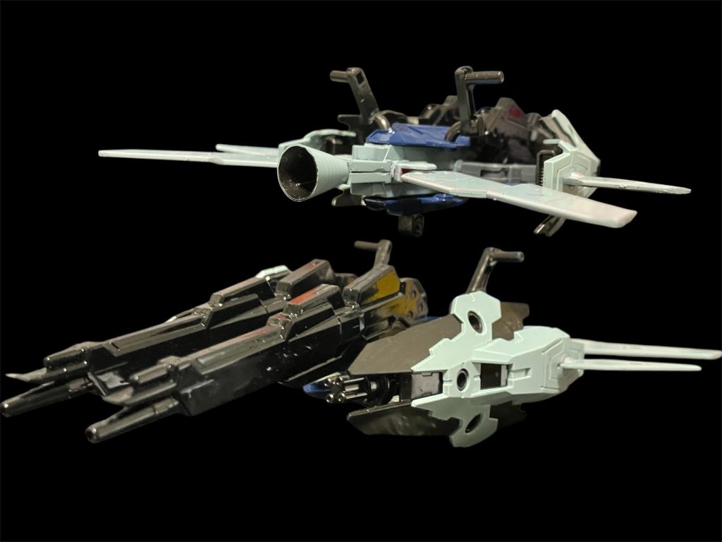 ミッションポッド/Dストライカー。30mmジャンクで組んだ隠密作戦用小型ビーグルからサブアームを噛ませることで全乗せの簡易G-ディフェンサー「Dストライカー」に多用途に使えます。