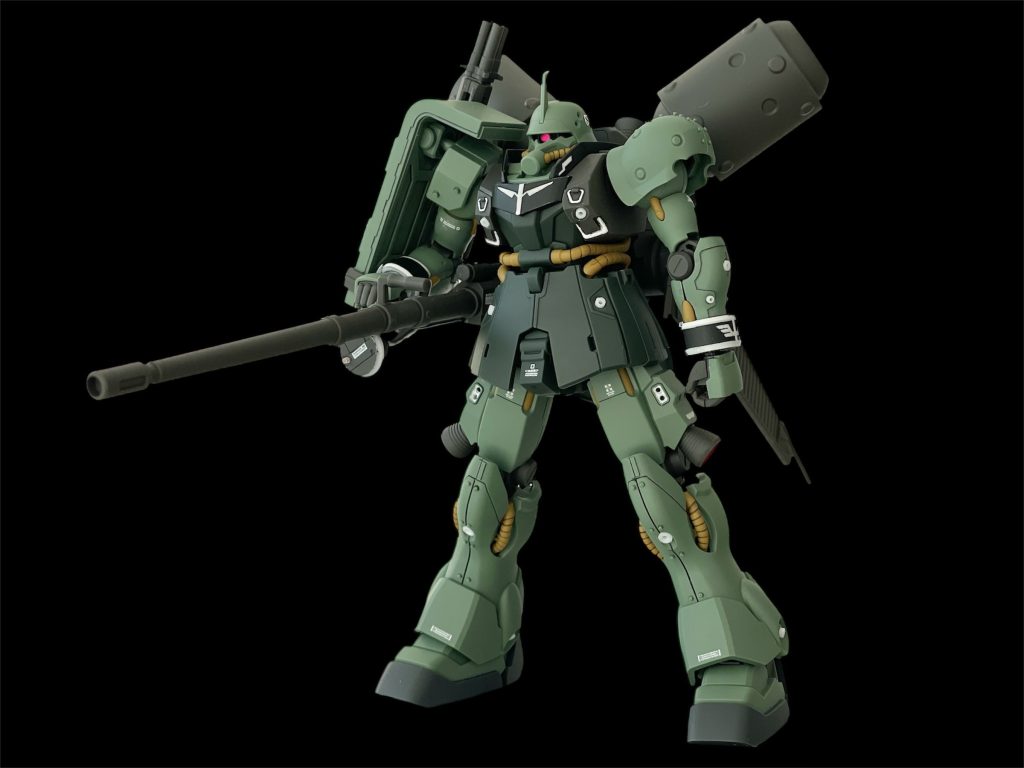 塗装したのはエングレービング（黒＆白）、バーニア内部、丸穴モールド以外のホワイトです。全身にある白い丸穴モールドは塗り分けがあまりに面倒だったので、白いプラ丸棒の中心に穴を開けたものを全箇所に埋め込みました。