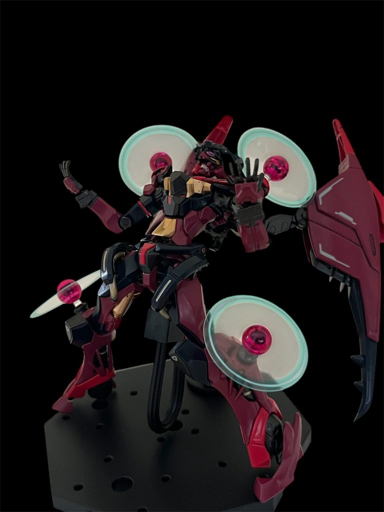 口を開けてみましたが、閉まってる方がかっこいい気がしますwなので、口が開いているポーズはこれだけですw