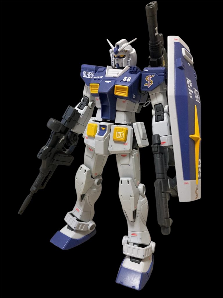 正面ボディカラーは前回のスレッガー専用ジムと　同様にノーマルスーツのイメージ。左胸部のショルダーマグナム？、足首はプロトタイプにしてみました。