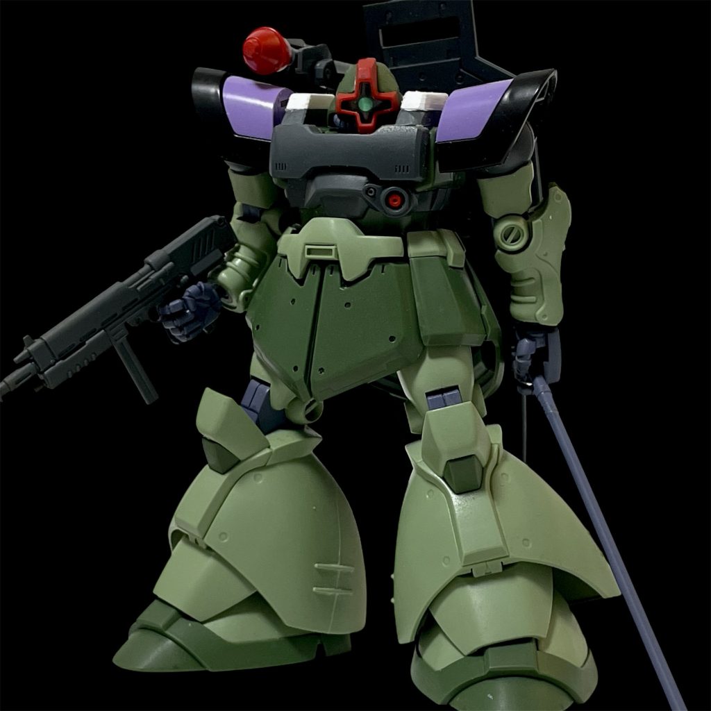 大型シールドはスラスターのことを考えなければバックパックにも一応マウントできます。