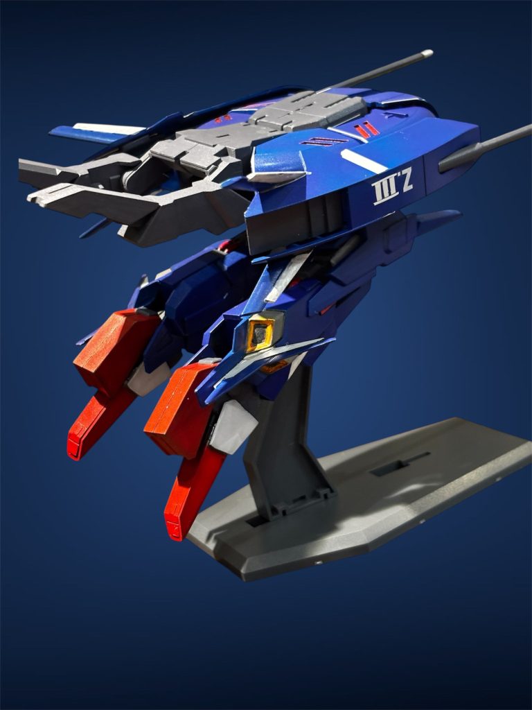 飛行形態。しまった‼️MS形態でデカール貼ったので、zⅢのロゴが反対向いてる😱