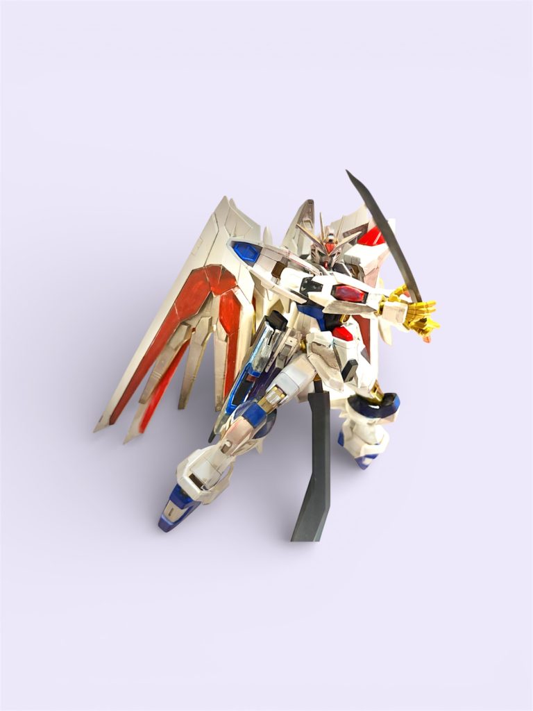 HG  マイティーストライクフリーダムガンダム