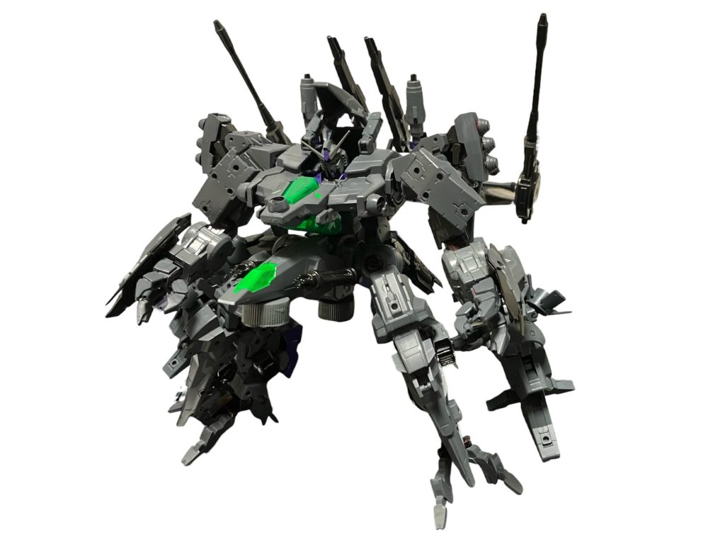 G-コマンダー・ツヴァイ。袖付きとの戦いで地球に落下した大型MSを解析過程で再利用できないかと連邦が模索。アリュゼウスのインナーフレームをベースにまとめ上げたのが本機となります^_^