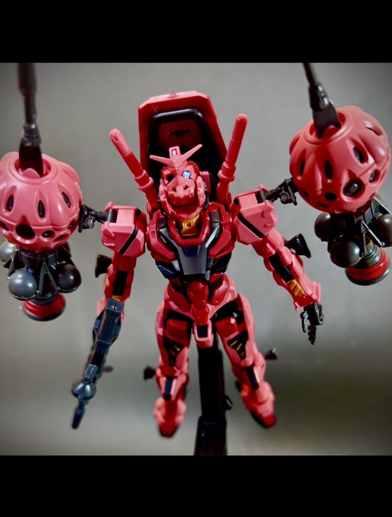 何気にこの首の可動の仕方大好き。いやほんとに好き。すげーなこれ。考えた人、いいメカ性癖を持ってらっしゃる…