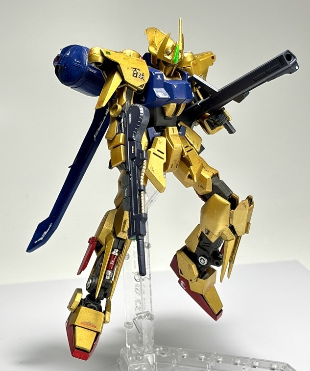 MSR-100S 百式改40年前の1986年3月刊行のB-CLUB第4号に掲載。百式の改修型。百式よりも戦闘力や機動性が向上している、といった設定。びよーんと後ろに伸びたヘッドが特徴ですね。「ガンダムフィックスフィギュレーション」としてフィギュア化されています。ガンプラは存在せず。私は2025年4月ごろに、HGUCリバイブ百式をベースに作成してみました。百式改 風https://gumpla.jp/hg/2379995